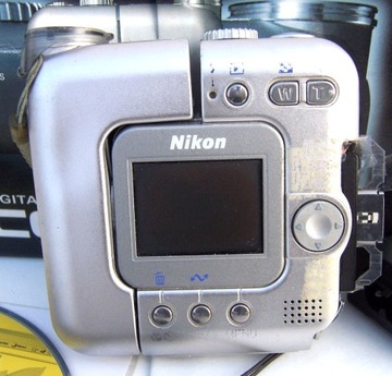 Фотоаппарат NIKON COOLPIX SQ N150, поврежденный