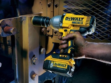 АККУМУЛЯТОРНЫЙ КЛЮЧ DEWALT 18V XR 1/2