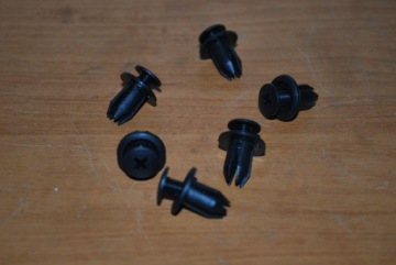 фото thumb №3, Клипса toyota avensis verso 03-08 багажник обшивки