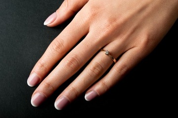 ZŁOTY PIERŚCIONEK ZARĘCZYNOWY z BRYLANTEM 0.08ct