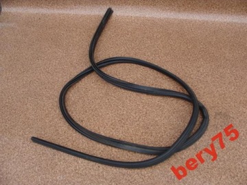 Jeep grand cherokee 06r прокладка крышки багажника фото №1