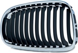 решетка радиатора ноздря) BMW3 E90 91 08- правая