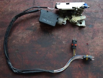Door lock man tgx tga tgl tgs left/ right, фото