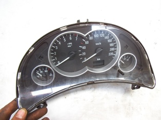 Opel tigra b instrument panel, фото