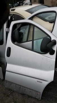 Trafic vivaro 01 - 07 right front door silver, фото