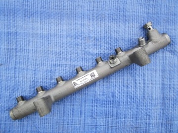 Fuel rail left audi q7 6.0 v12 05a130089a, фото