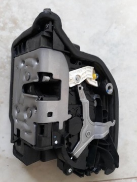 Bmw g11 g12 g30 замок двери левая зад 2581869 7281939, фото