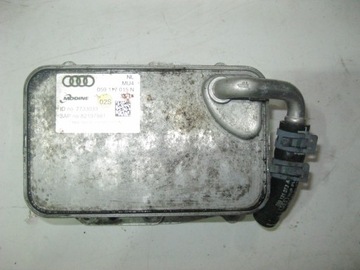 Audi q7 4m 3. 0tdi масляный радиатор 059117015n, фото