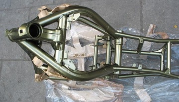 КРЕПЛЕНИЕ НА РАМУ KAWASAKI ER6 06-08