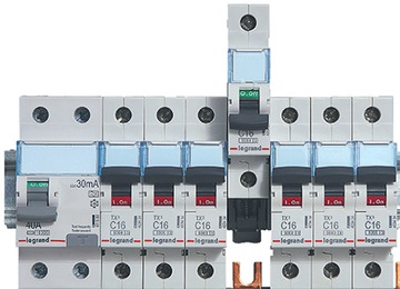 АВТОМАТИЧЕСКИЙ ВЫКЛЮЧАТЕЛЬ LEGRAND TX3 S303 C25A 02402