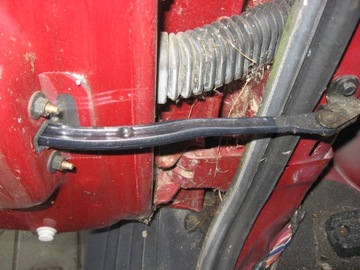 JEEP CHEROKEE KJ LIBERTY OGRANICZNIK KLAPY TYŁ