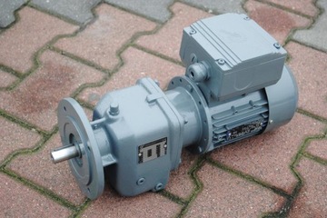 Motoreduktor kołnierzowy 0.37kw. 349obr./min. NORD