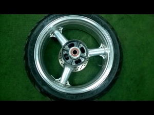 FELGA TYŁ POLEROWANA KAWASAKI ZX9R 00-03r 2001r