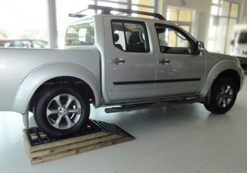 LIŠTA BOČNÍ DVEŘNÍ NA DVEŘE NISSAN NAVARA DC