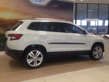 SKODA KAROQ - боковые молдинги автомобиля