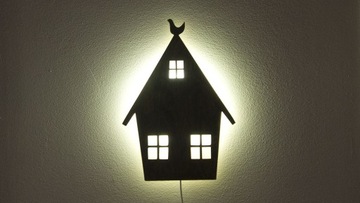 Lampa ścienna nocna LED Chatka, drewniana lampka dla dzieci Domek