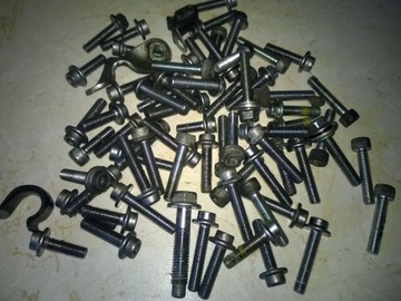 YAMAHA R1 R6 RJ15 RN22 SRUBY SILNIKA POKRYWY KAPY