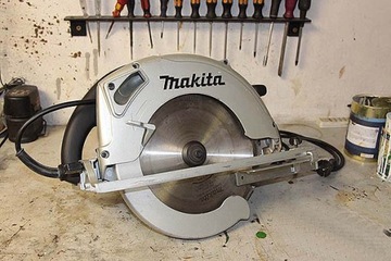 ЦИРКУЛЯРНАЯ ПИЛА MAKITA 5104S 260-270мм 2100Вт