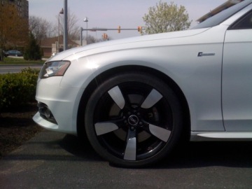 эмблема АЛЮМИНИЕВЫЙ SUPERCHARGED TURBO TFSI T