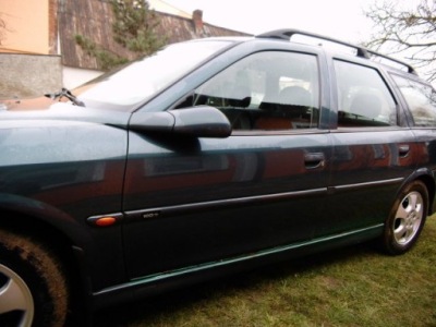 Vectra b поріг молдинг поріг ліва l382 z382 фото №1