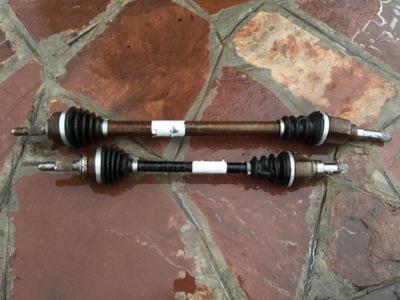 Peugeot 208 1.4hdi привідний вал ліва 9803959580 фото №1