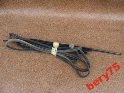 Mitsubishi l200 99r прокладка дверь задняя правый фото №1