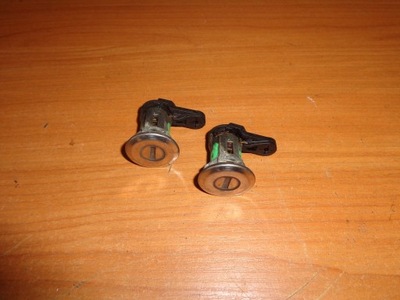 Logan sandero вкладка дверь замка замок правый фото №1