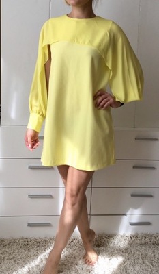 ZARA - żółta sukienka z rozcięciamii przy rękawie -M