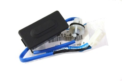 Mazda 6 gh kombi 07- кнопка відкривання кришки задня фото №1