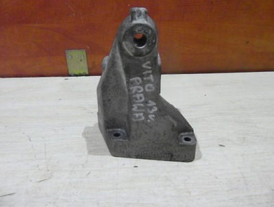 Кронштейн двигуна права a6422232804 mercedes vito w639 фото №1