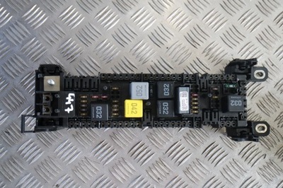 Коробка запобіжників mercedes-benz оригінальний номер a4475460046 фото №1