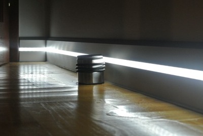Listwa przypodłogowa fazowana alu. z LED kolor RAL