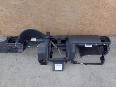 Панель приладів панель приладів консоль vw volkswagen touran 1t1 фото №1