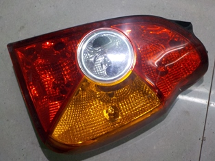 Hyundai terracan лампа задня права фото №1