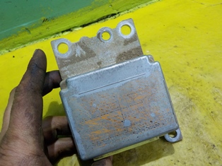 Nissan navara d22 датчик подушка безпеки фото №1