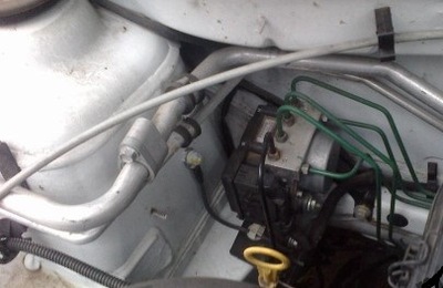 Насос abs dacia sandero i 08- фото №1