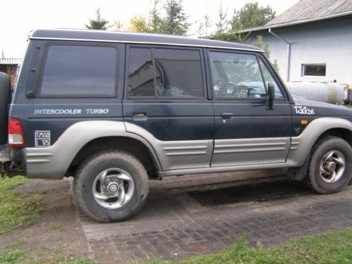 ЗАДНЕЕ БОКОВОЕ ОКНО HYUNDAI GALLOPER 5D