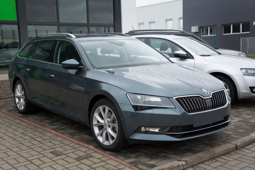 SKODA SUPERB III COMBI БАМПЕР С ИЗГИБОМ