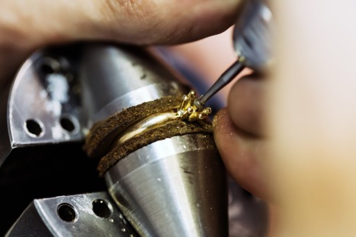 ЗОЛОТОЕ КОЛЬЦО 585 ПРОБЫ С цирконом Swarovski, ОБРУЧАЛЬНОЕ