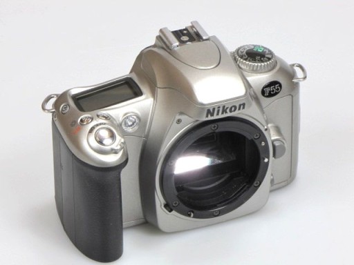 NIKON F55 с автофокусом — корпус