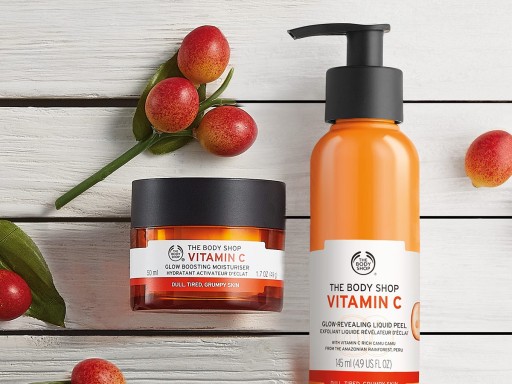 THE BODY SHOP VITAMIN C GLOW REVEALING LIQUID PEEL Peeling twarz Witamina C