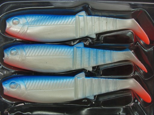 Guma Savage Gear Cannibal 8cm 5g - Blue Pearl