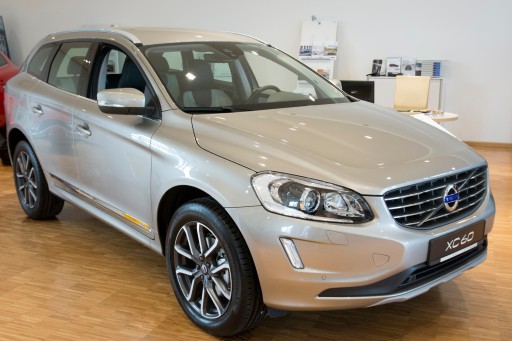 НАКЛАДКА НА БАМПЕР ЗЕРКАЛА VOLVO XC60