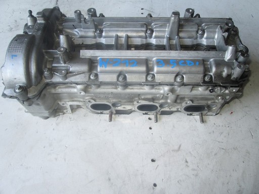 head. Mercedes E-klasa 212 3.5CDI left