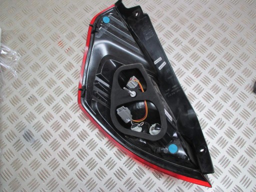 feu arrière droit gauche FORD FIESTA MK7 LIFT 2012R->