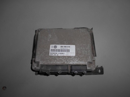 control unit computer of the engine VW AUDI 1.6 06A906019