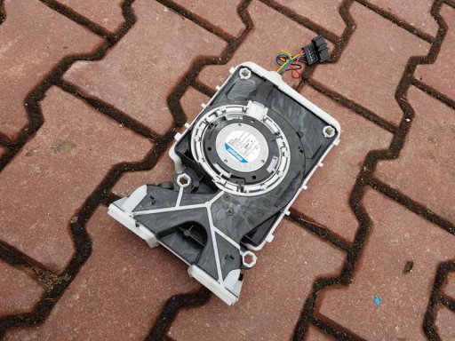 speaker subwoofer naglosnienie Mercedes W218 CLS