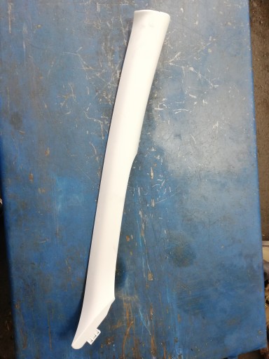 FORD FIESTA MK8 ПЕРЕДНЯ ПРАВА ОБРОБКА СТІЙКИ