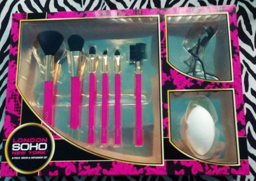 Zdjęcie oferty: SOHO London New York 8 Brush Pędzle zalotka gąbka