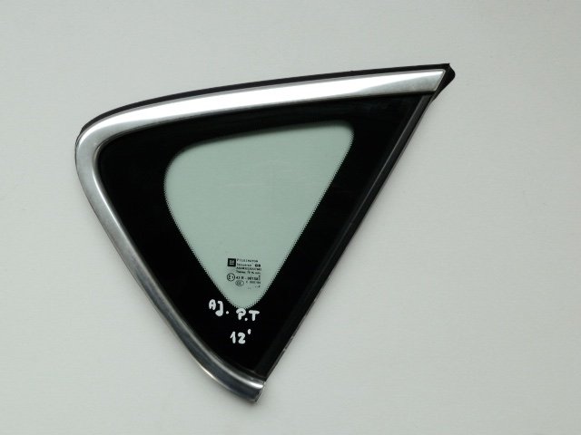 GLASS VENT WINDOW RIGHT REAR OPEL ASTRA J IV HATCHBACK 2012 photo 1 - milautoparts-fr.ukrlive.com